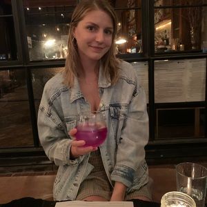 Meet your Posher, Claire